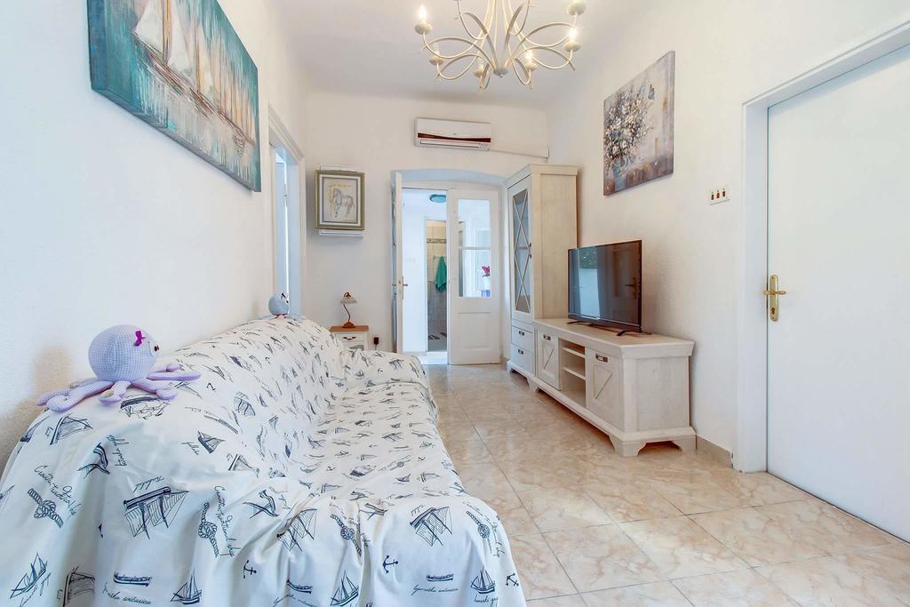 Narcis Central Apartment With Sea & City Views Veli Lošinj Εξωτερικό φωτογραφία